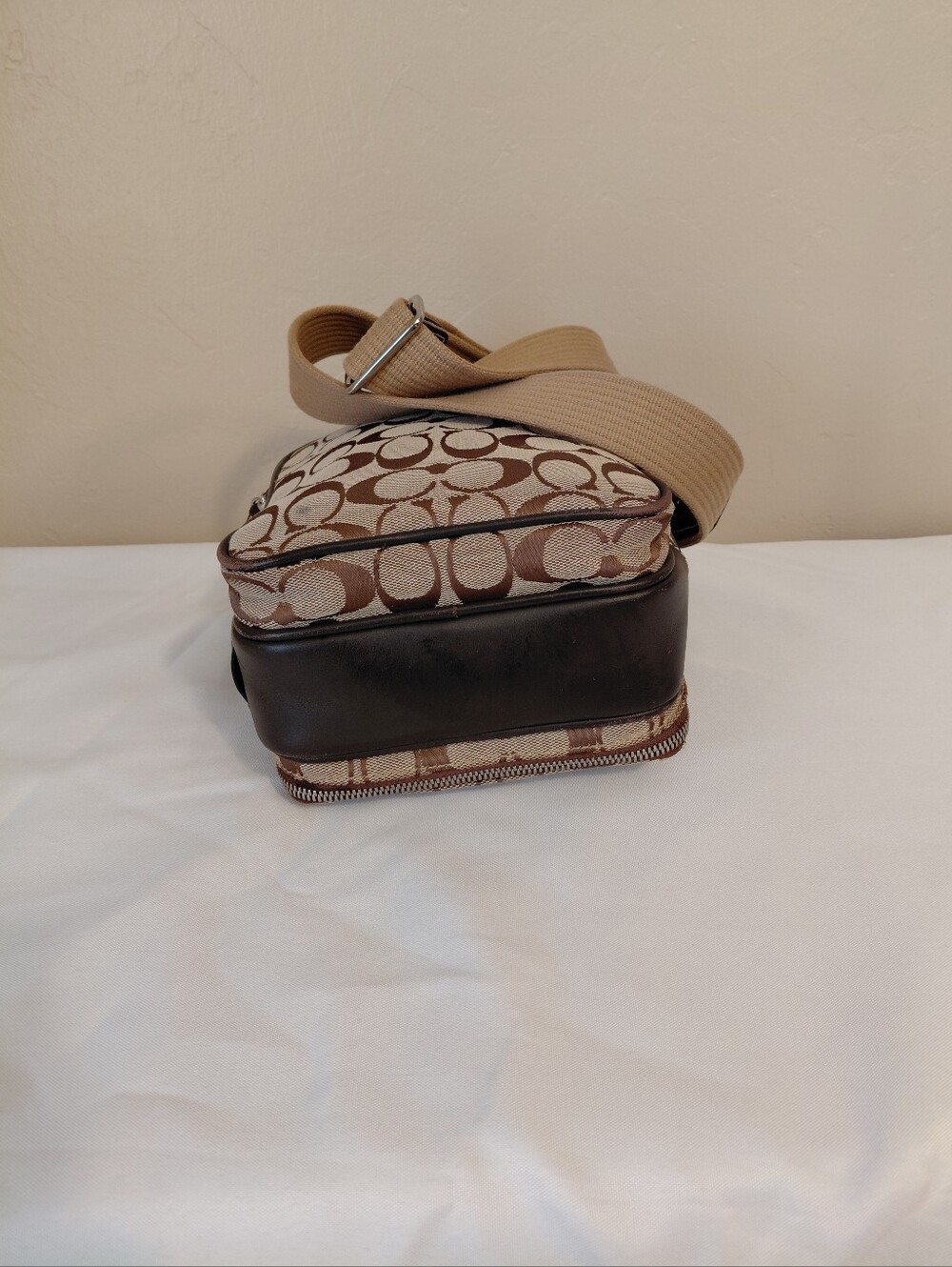 Coach Vintage Signature International Unisex Travel Crossbody Bag # 4270 - Picture 6 of 15